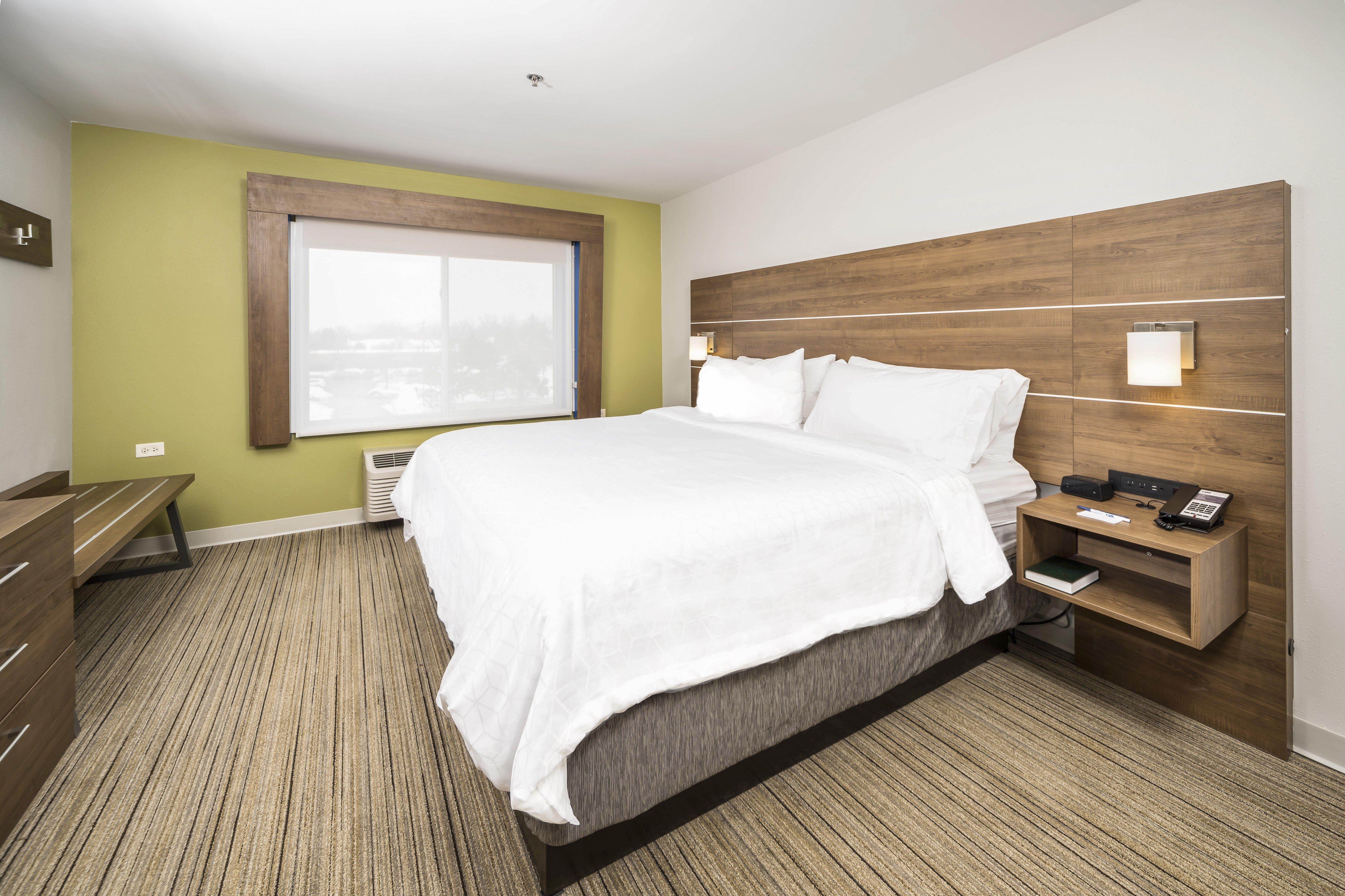 Holiday Inn Express Chicago Northwest-Vernon Hills By Ihg Exterior foto
