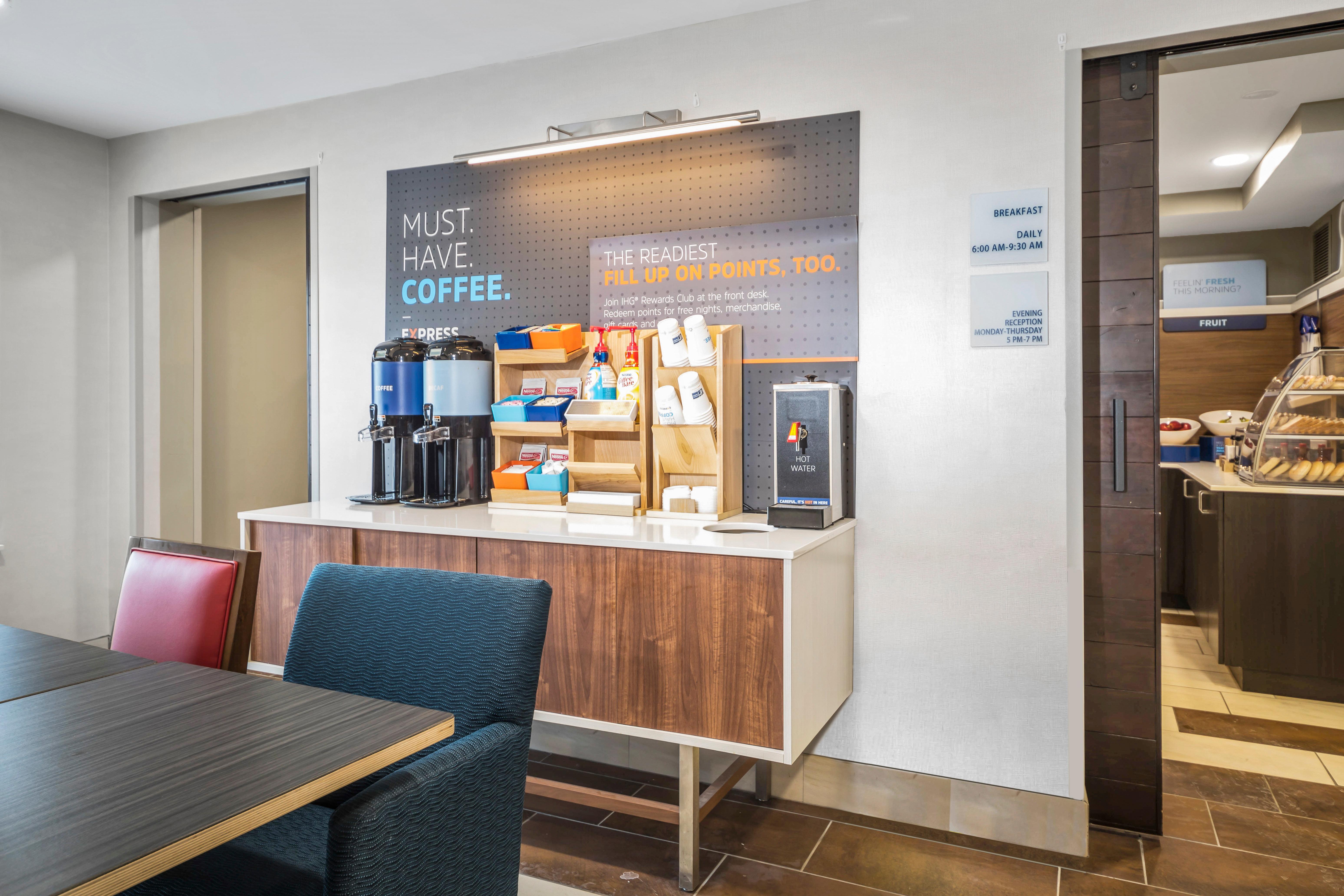 Holiday Inn Express Chicago Northwest-Vernon Hills By Ihg Exterior foto