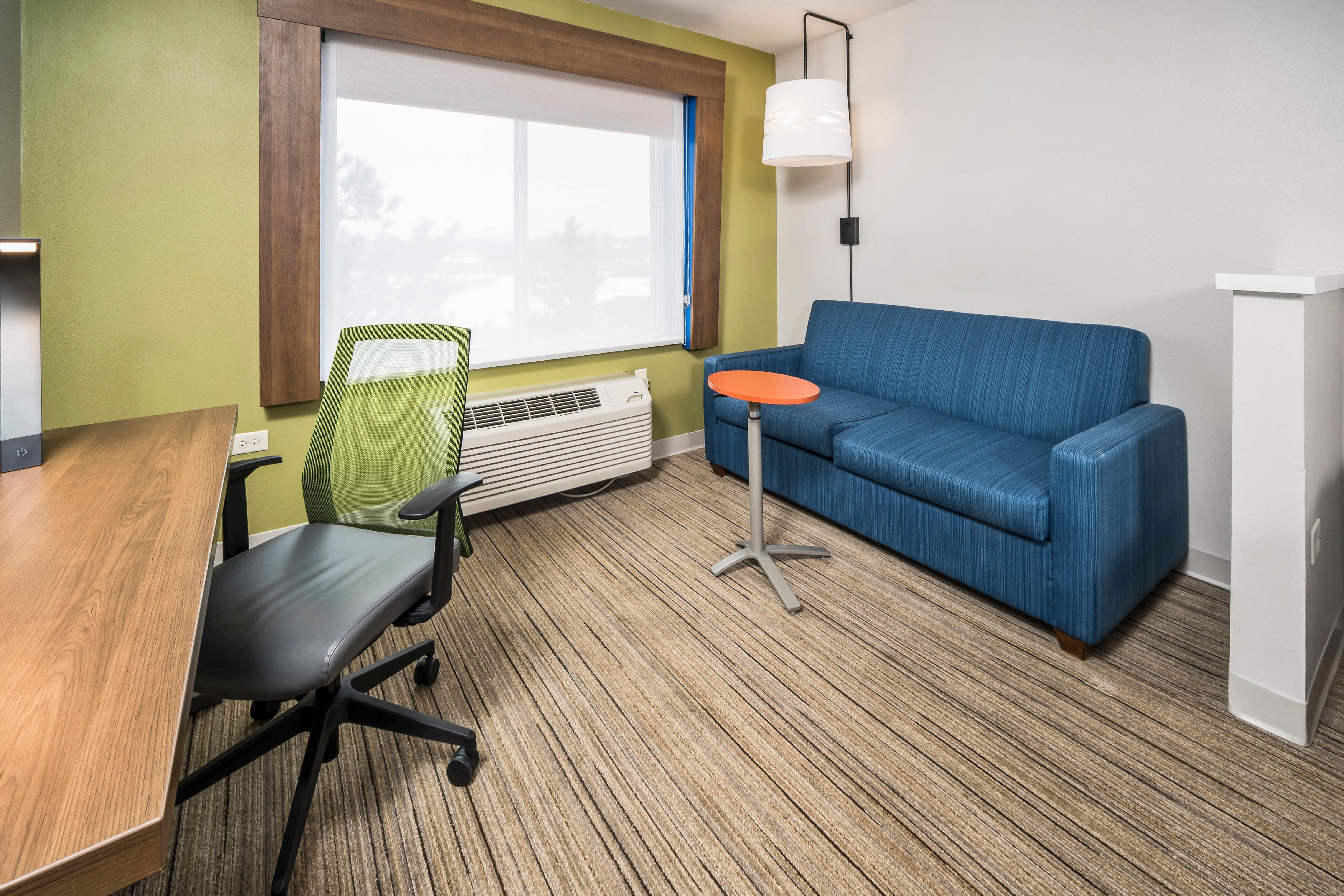 Holiday Inn Express Chicago Northwest-Vernon Hills By Ihg Exterior foto