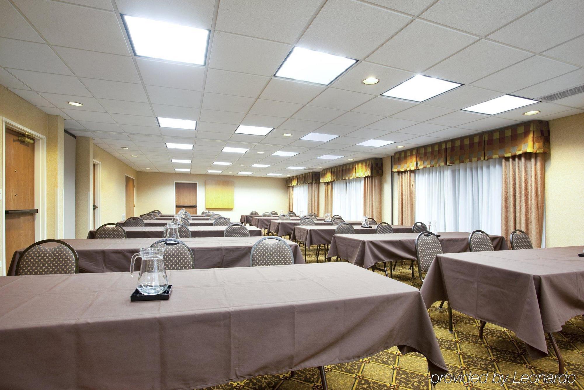 Holiday Inn Express Chicago Northwest-Vernon Hills By Ihg Instalações foto
