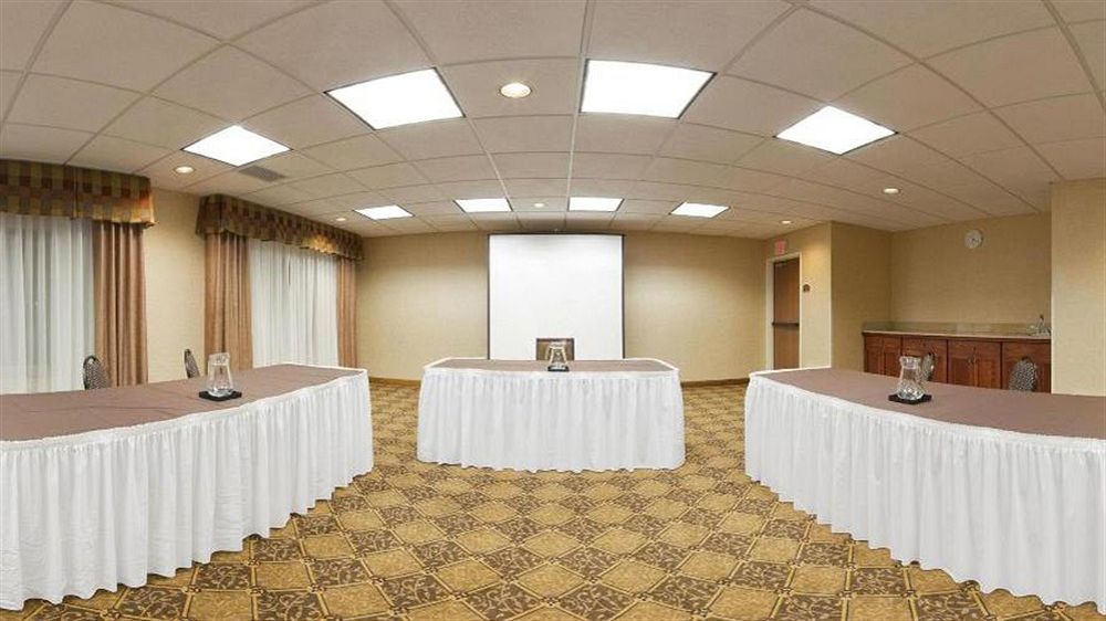 Holiday Inn Express Chicago Northwest-Vernon Hills By Ihg Exterior foto